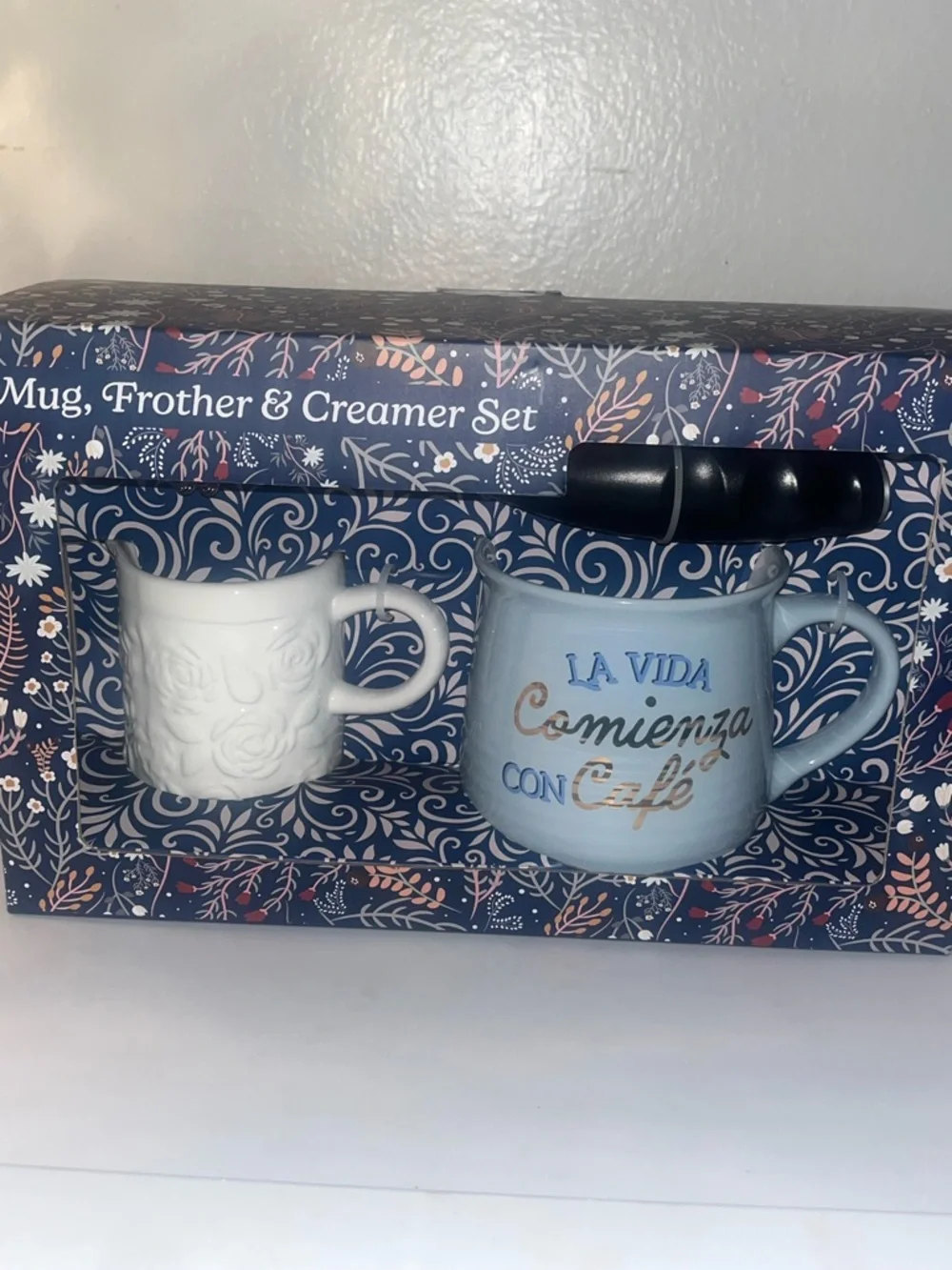 Blue Mug Set with White Frother & Creamer - Spanish Script